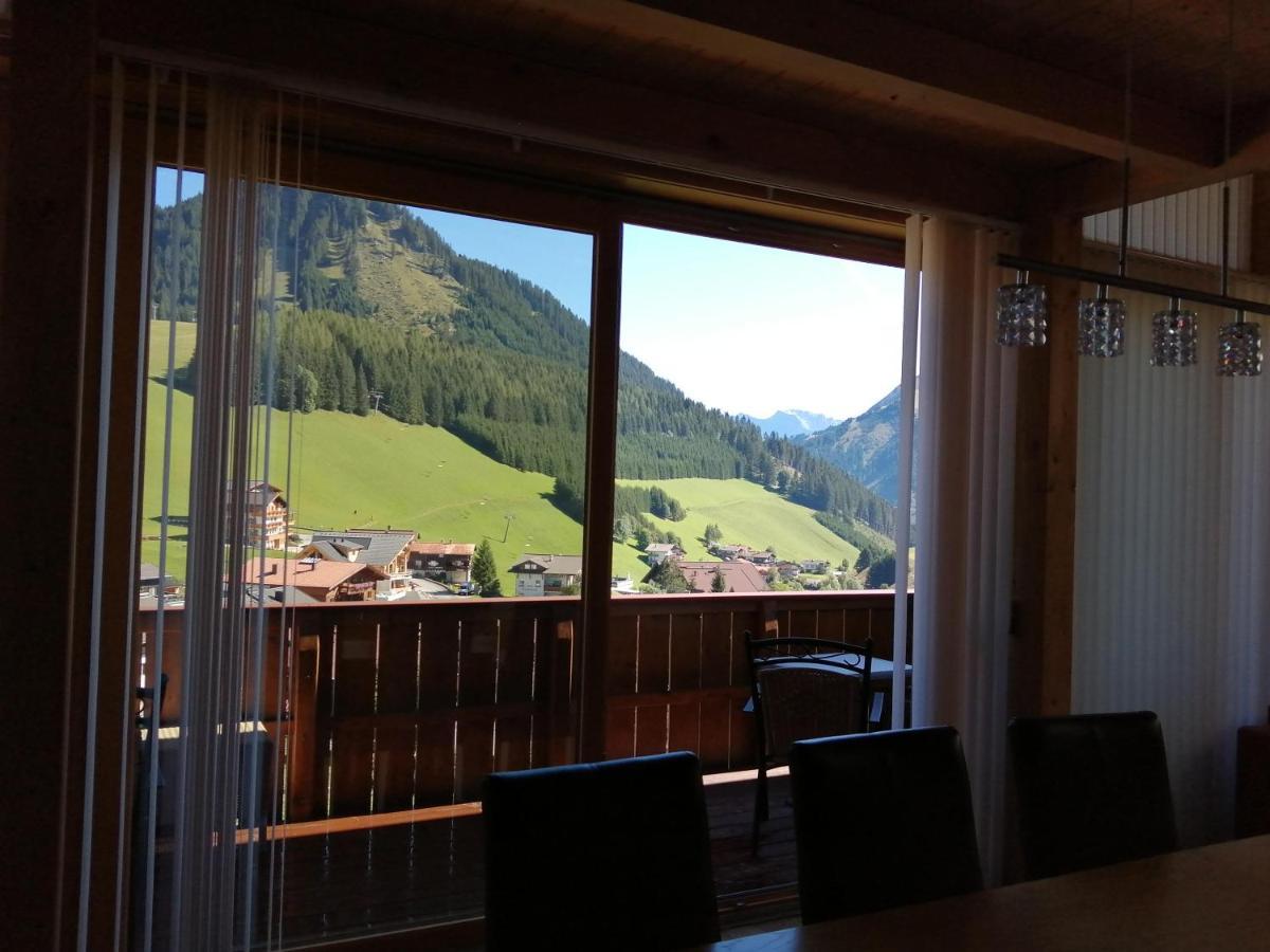 Chalet Zur Rose Apartment Berwang Bagian luar foto