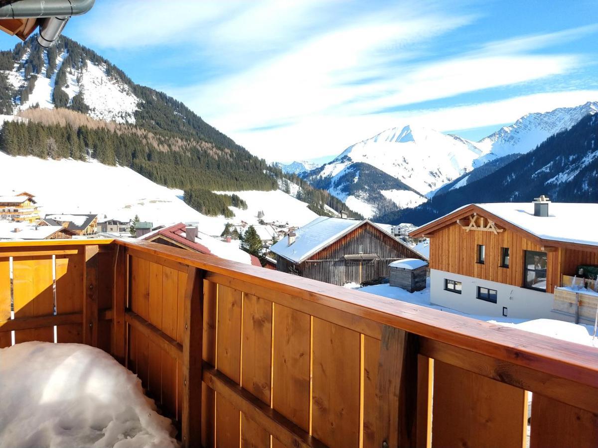 Chalet Zur Rose Apartment Berwang Bagian luar foto