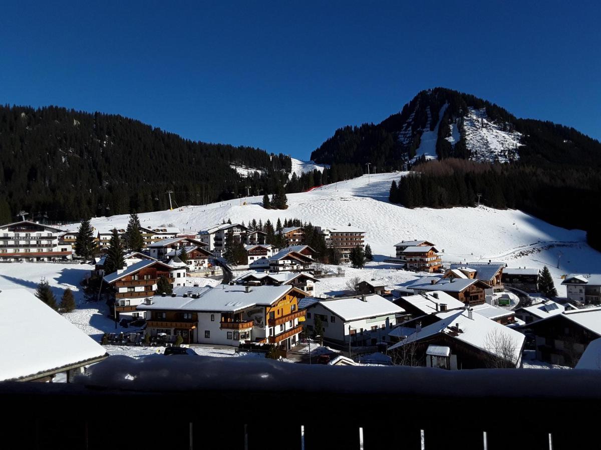 Chalet Zur Rose Apartment Berwang Bagian luar foto