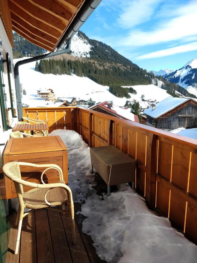 Chalet Zur Rose Apartment Berwang Bagian luar foto